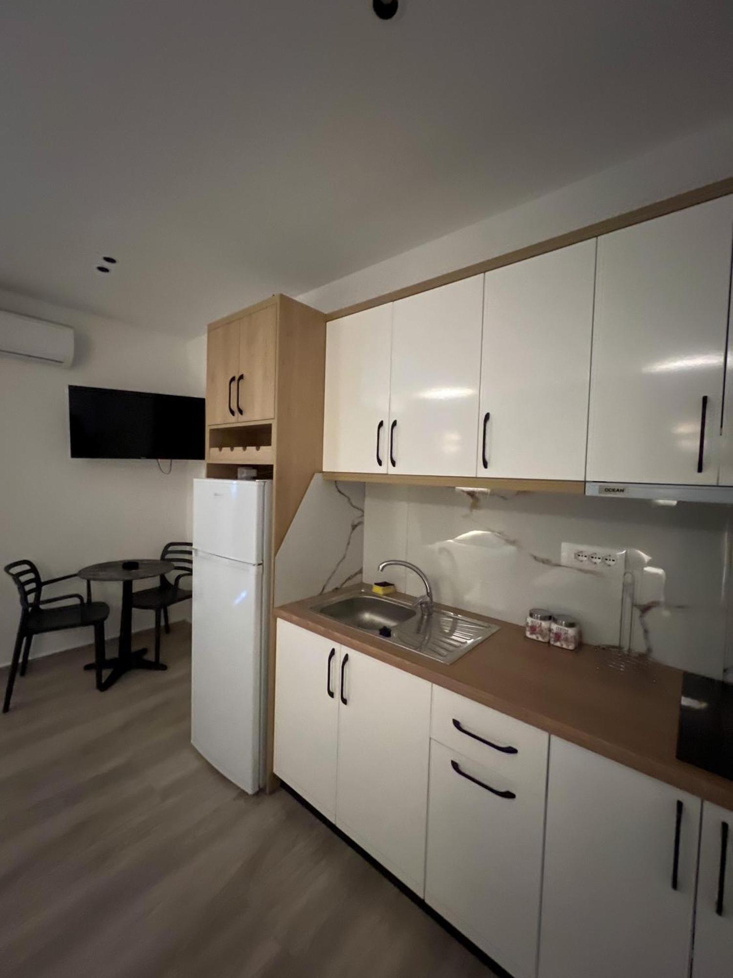 Serenity Apartments Ksamil Exterior photo